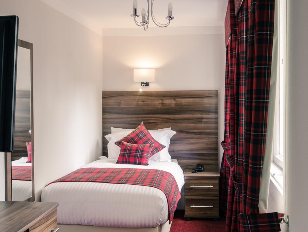 Royal West End Hotel Glasgow Room photo