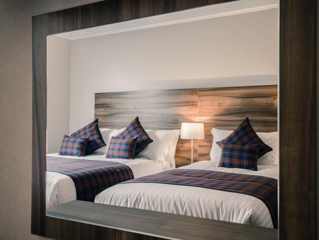 Royal West End Hotel Glasgow Room photo